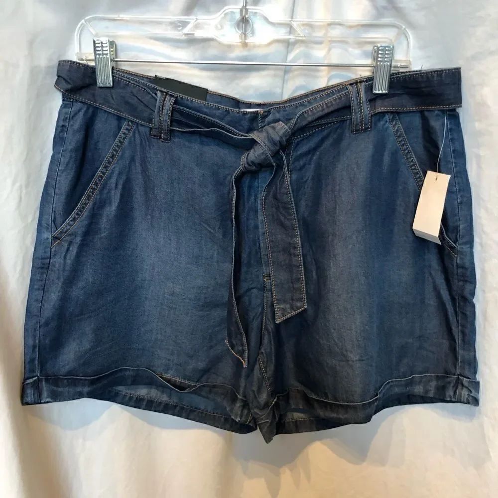 Kensie Jeans Shorts Blue Size 10/30 NWT